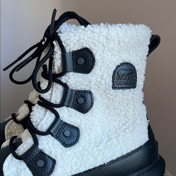 Sorel Black and Cream Women’s EUR 39.5 USA 8.5 Sherpa Boots - Picture 4 of 14
